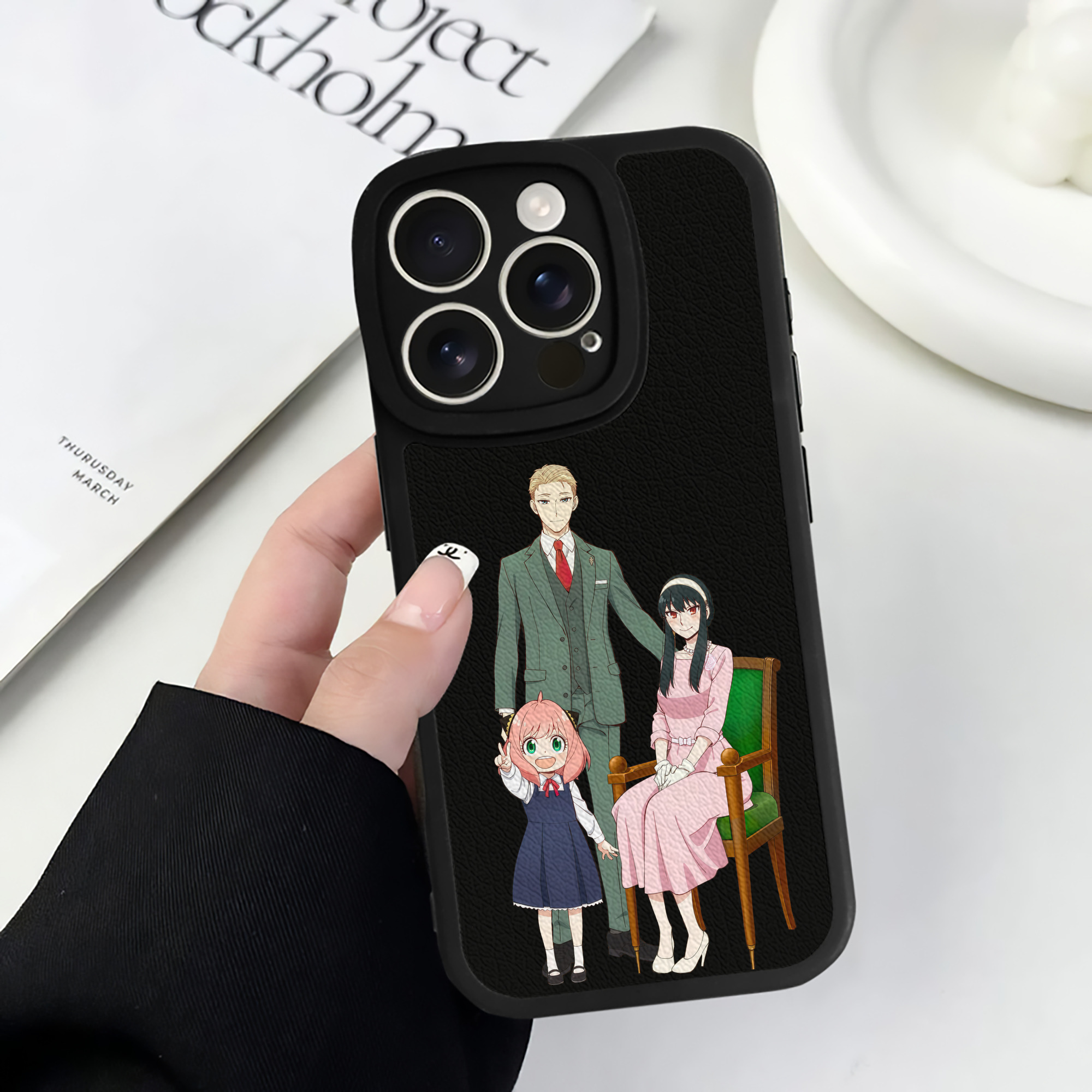 （画像用） SPY×FAMILY间谍家家酒 【iPhone 16シリーズ対応】シリコンスマホケース（レザー調） 材質：シリコン